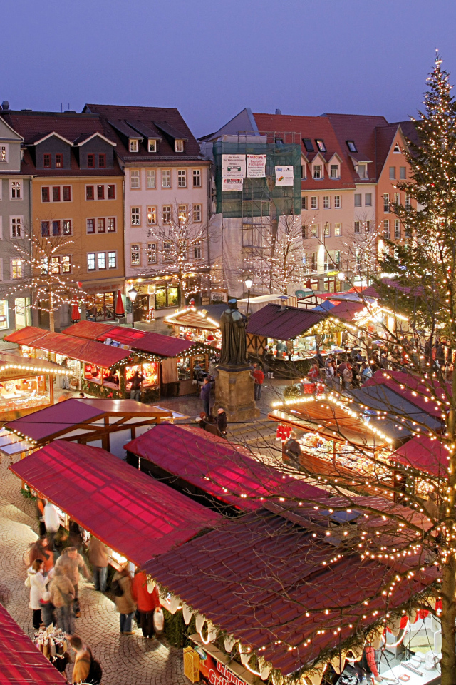 Город в огнях на рождество