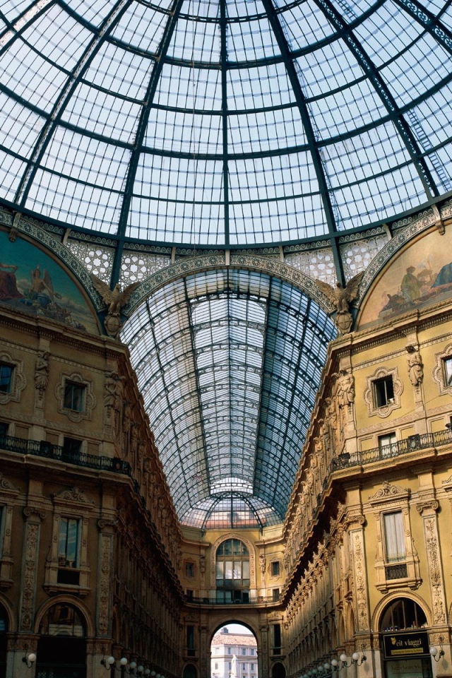 Итальянский собор под стеклянным куполом