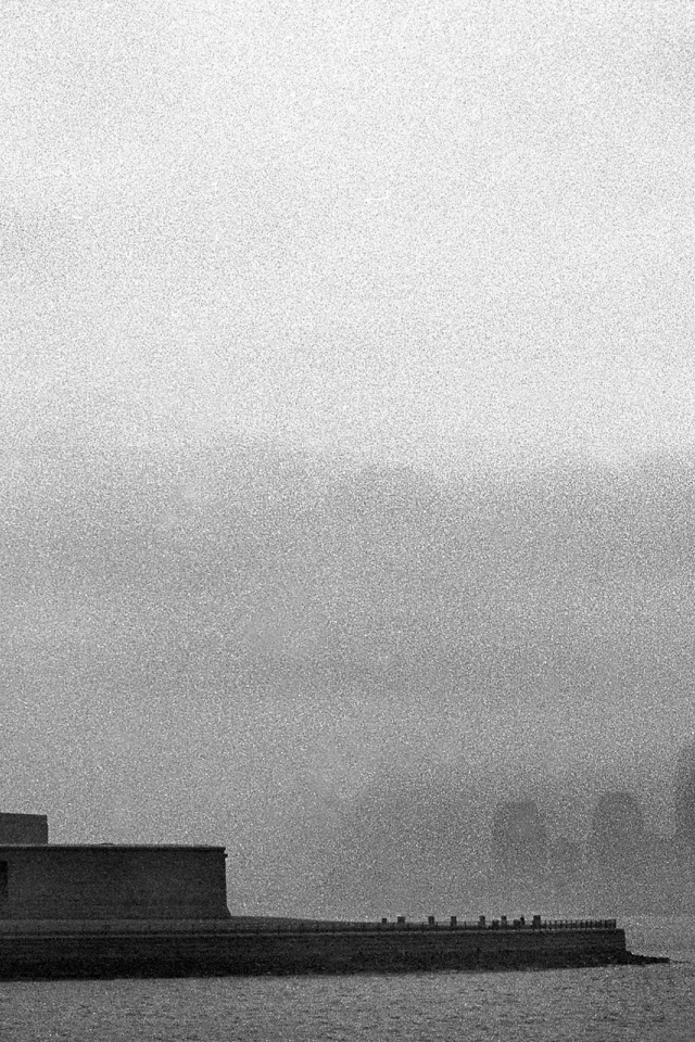 Одинокая статуя Свободы