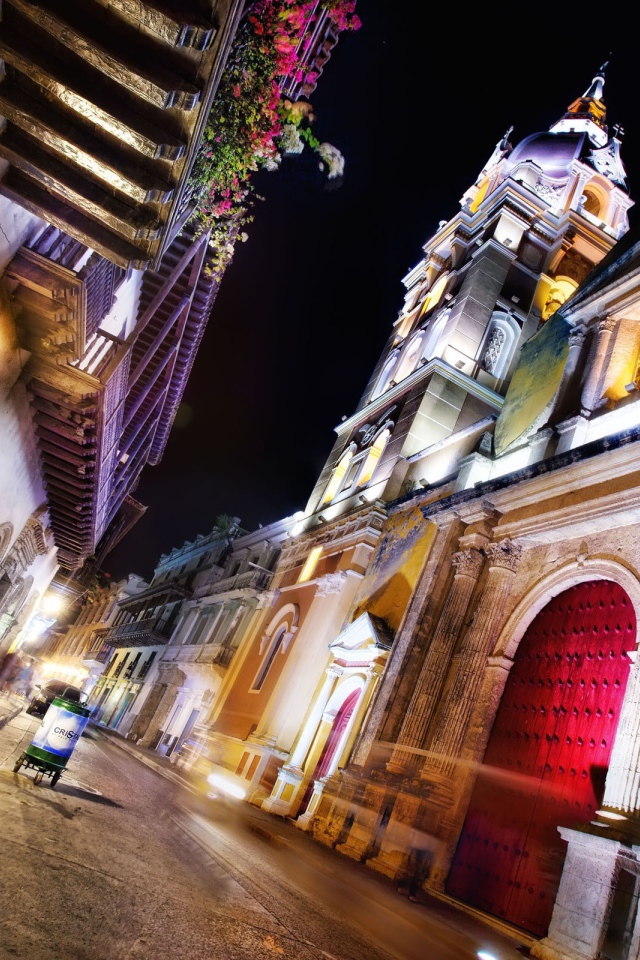 Улочка в ночном городе