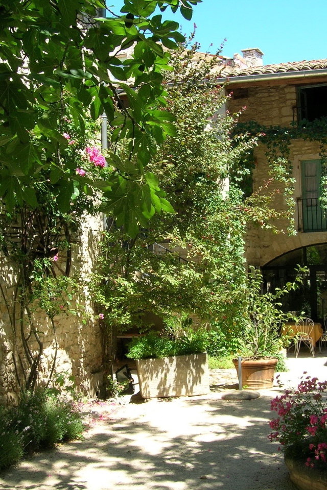 Французский городской двор