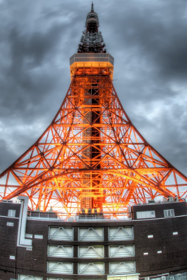 Теле башня в городе