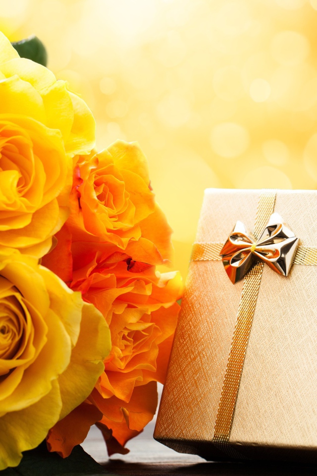 Подарок с желтыми цветами