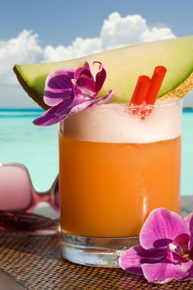 Коктейль и орхидеи