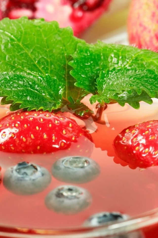 Ягодный десерт