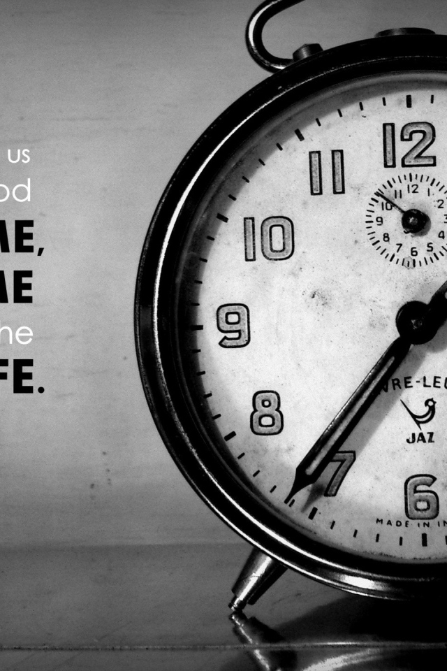 Quotes clocks grayscale time