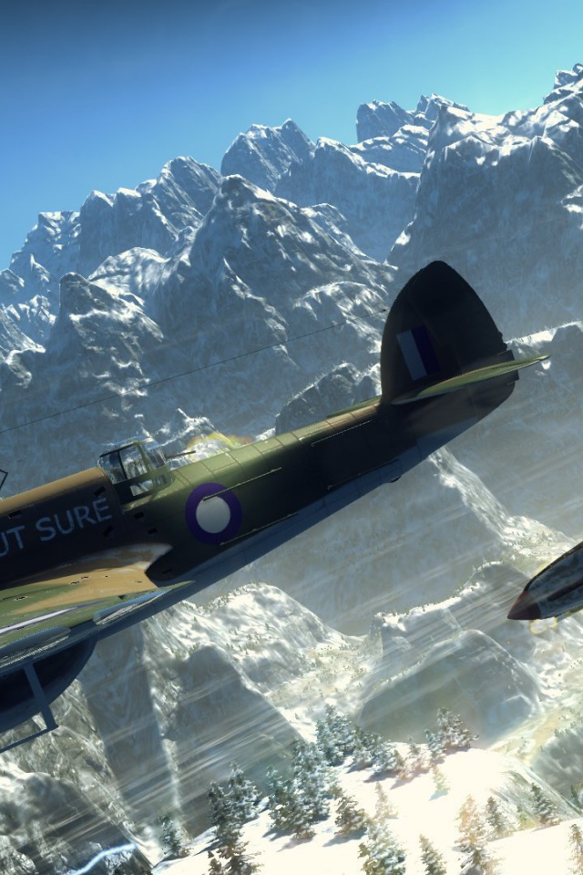 War Thunder самолеты летают над холмами