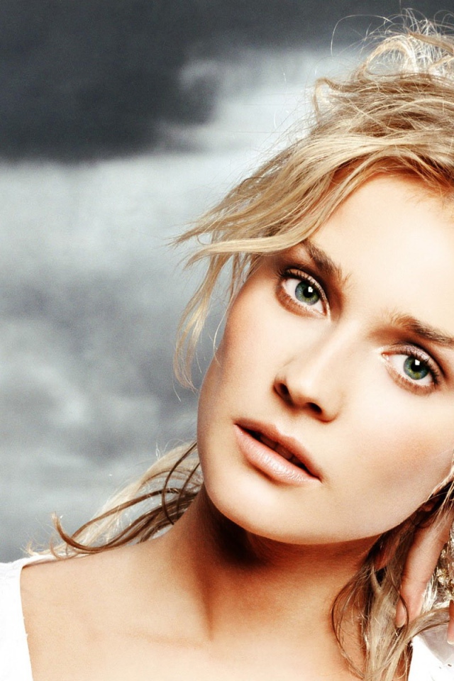 Блондинка Диане модель