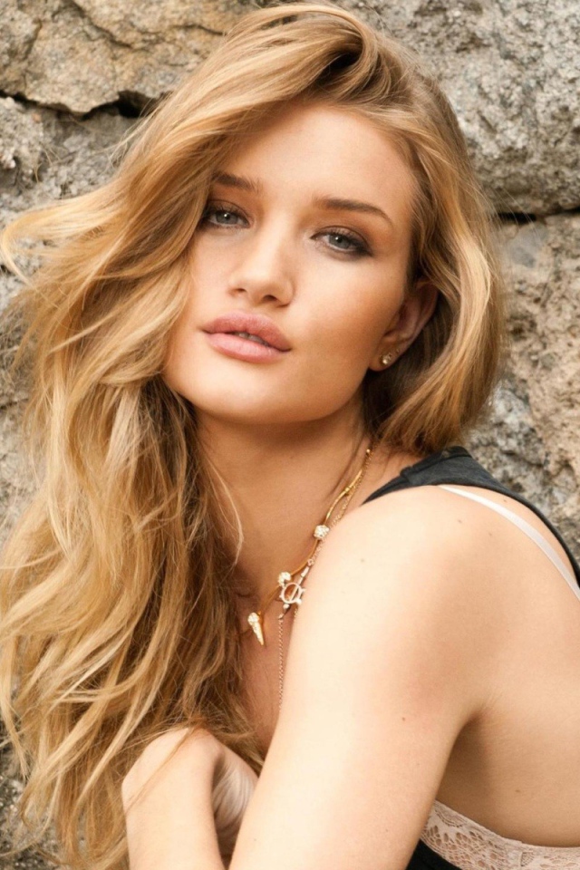 Модель Рози Хантингтон