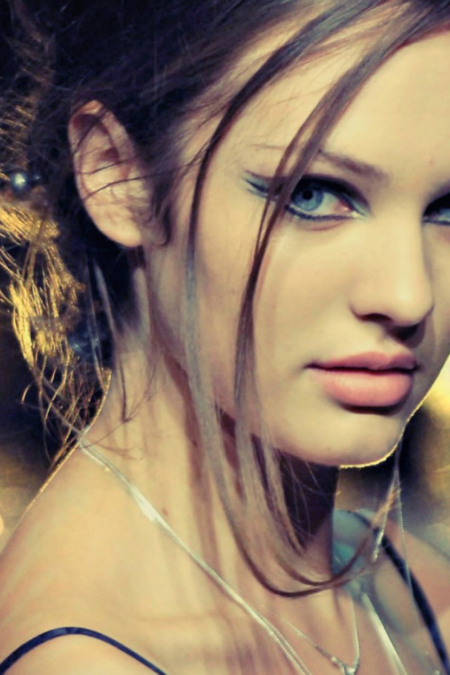 Женщина модель Кэндис Свейнпол