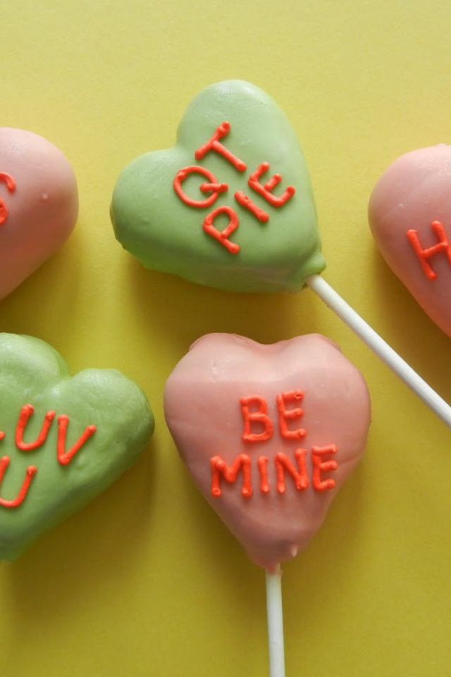 Много маленьких сердец на день рождения