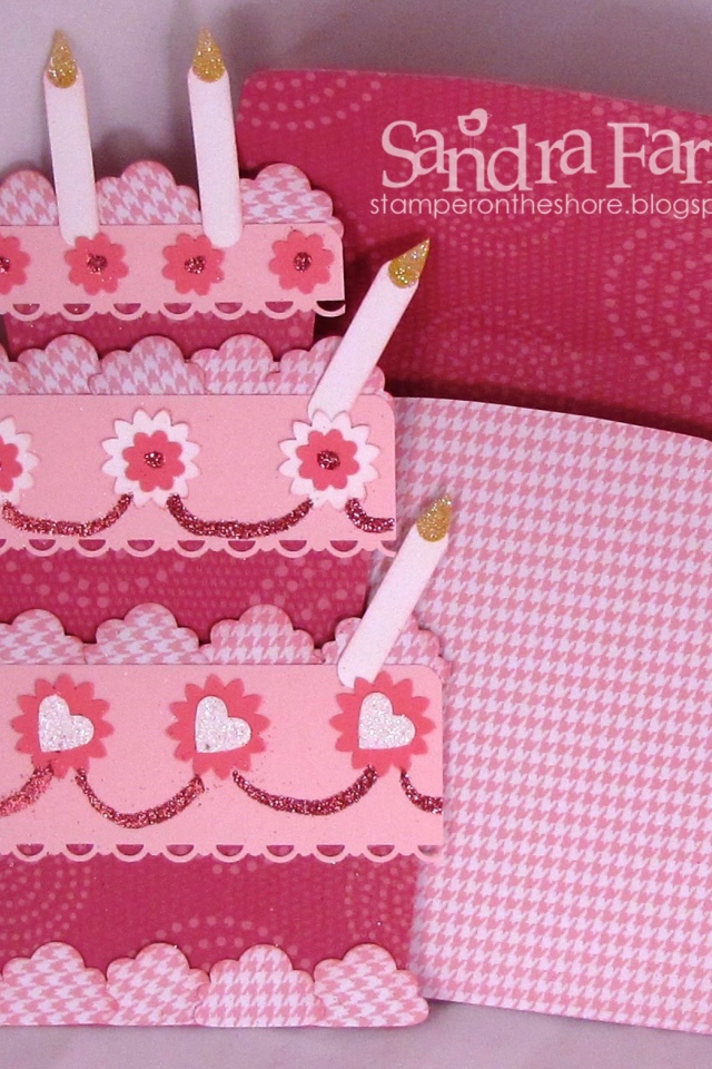 Открытка на день рождения в форме торта