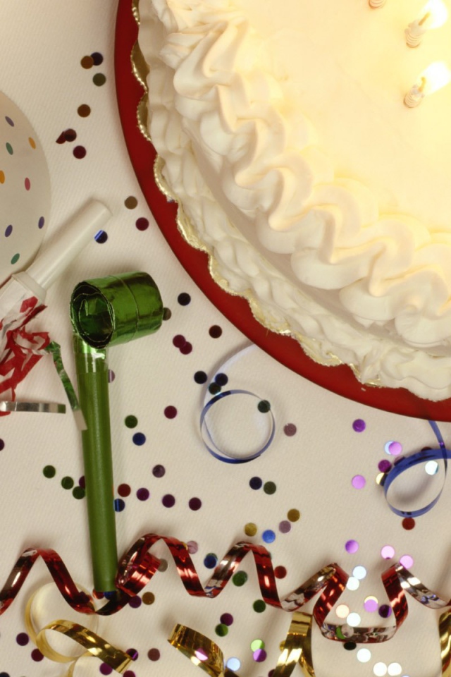 Торт и дудки на день рождения