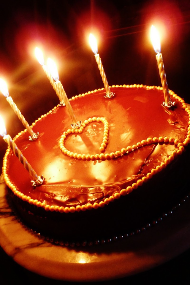 Торт с сердцем на день рождения