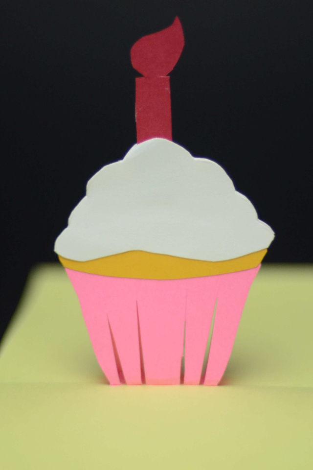 Бумажный кекс на день рождения