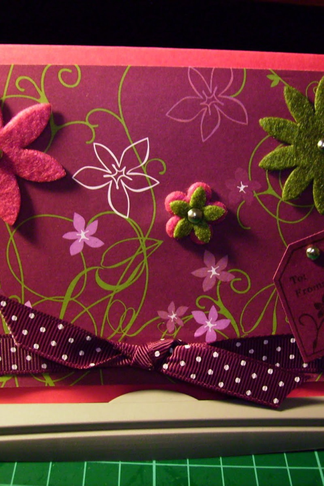  Розовая поздравительная открытка