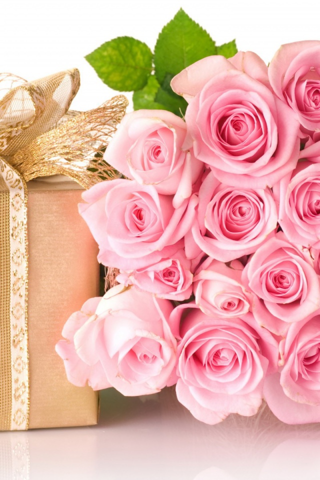 Открытка на день рождения и подарок