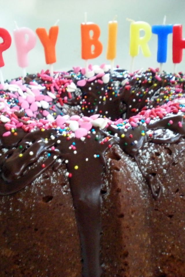 Шоколадный торт ко дню рождения