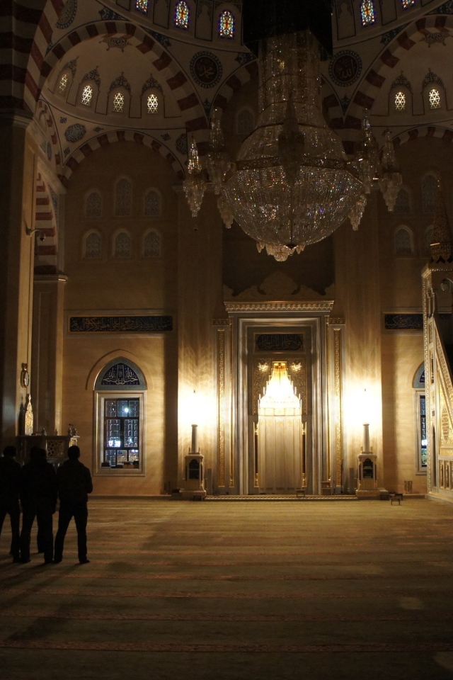 Зал в мечети