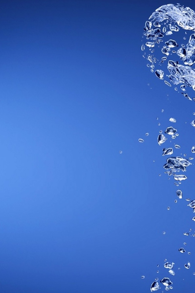 Сердечко из капелек воды