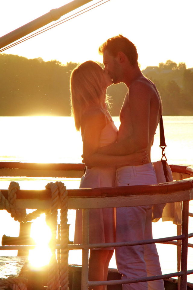 Поцелуй на закате