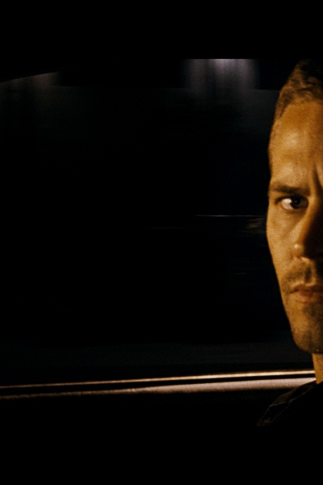  Пол Уокер едет в середине ночи