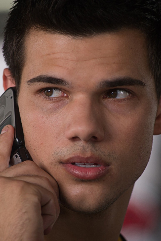 Фильм Похищение актер Тейлор Лотнер