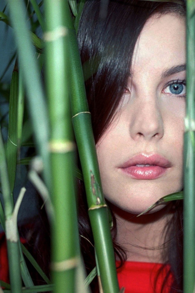 Лив Тайлер в бамбуке