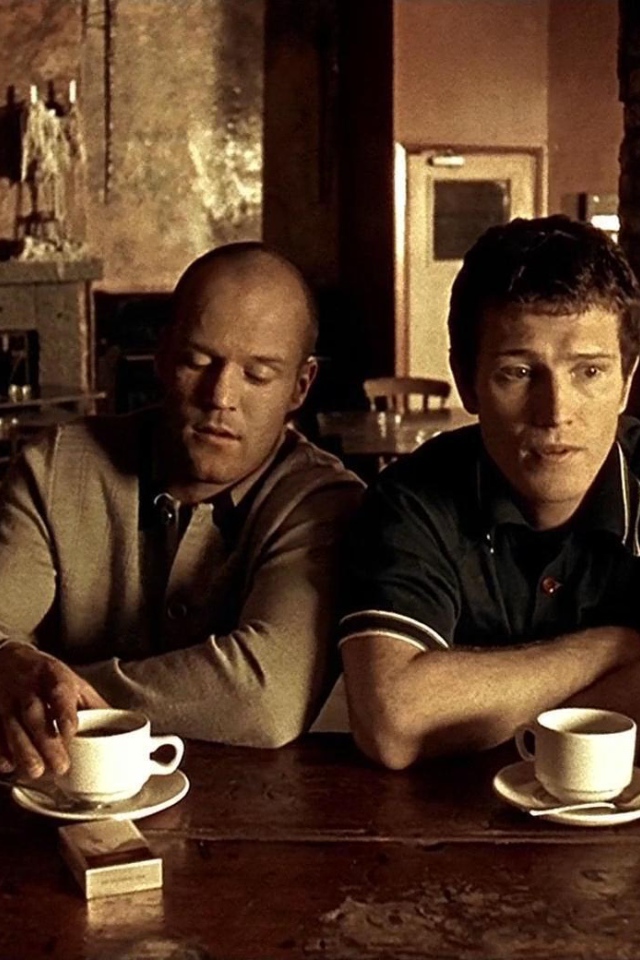 Карты, деньги, два ствола пьют кофе