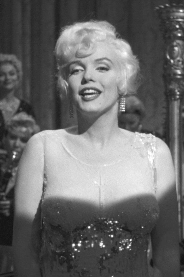 В джазе только девушки