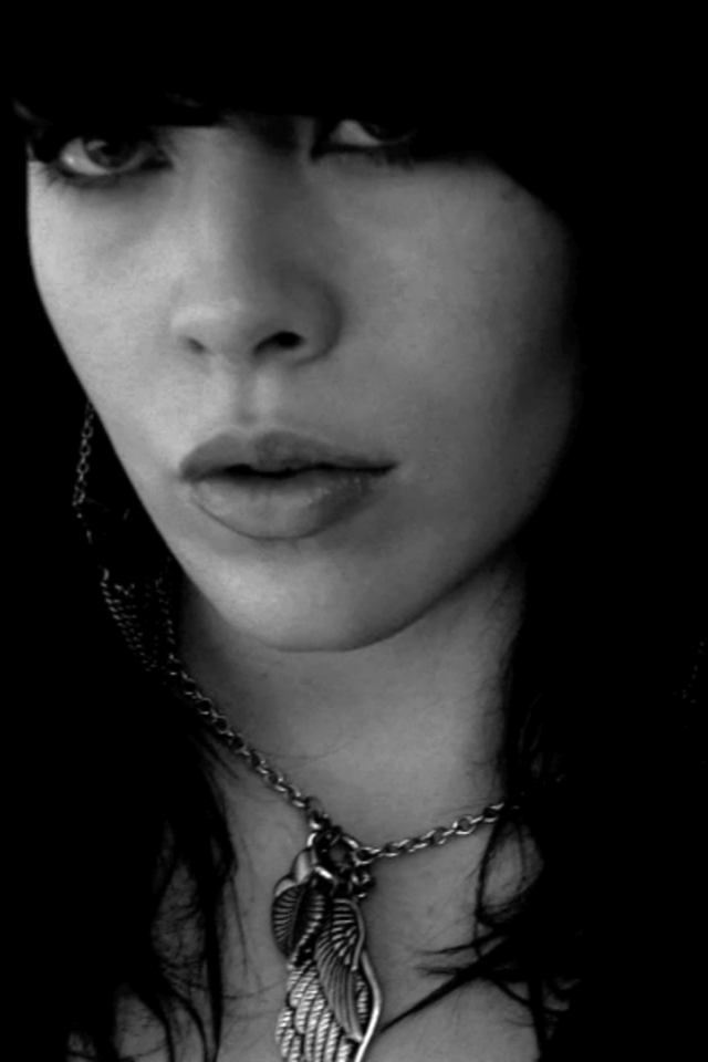 Alex Hepburn на белом фоне