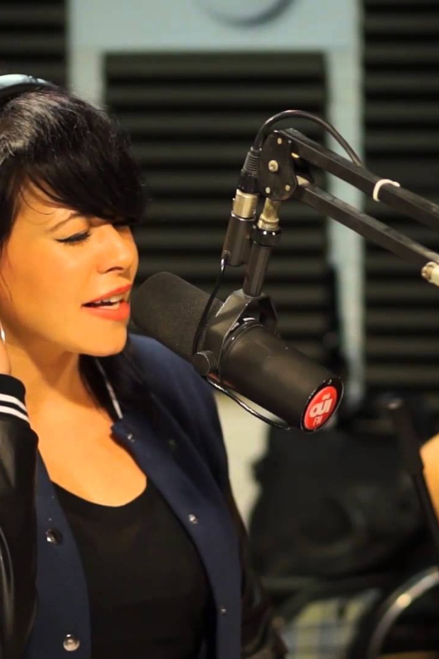 Alex Hepburn записывает трек