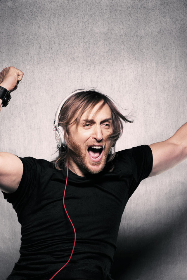 David Guetta в наушниках