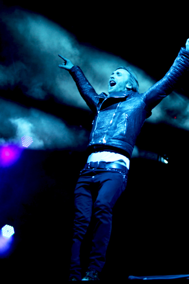 David Guetta в прыжке