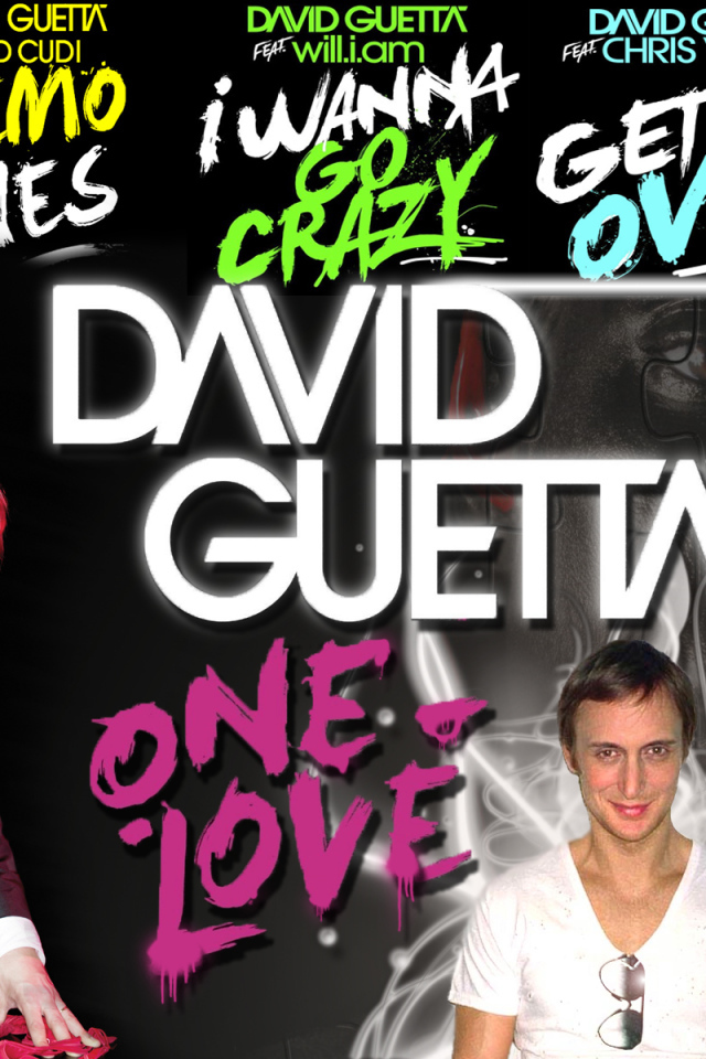 David Guetta на фоне надписей