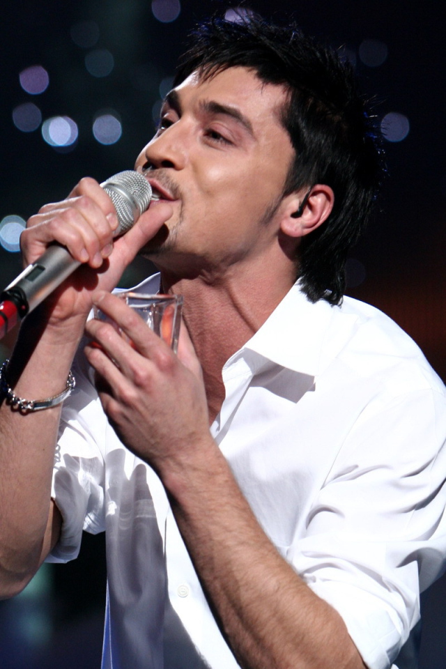 Дима Билан поет песню Малыш