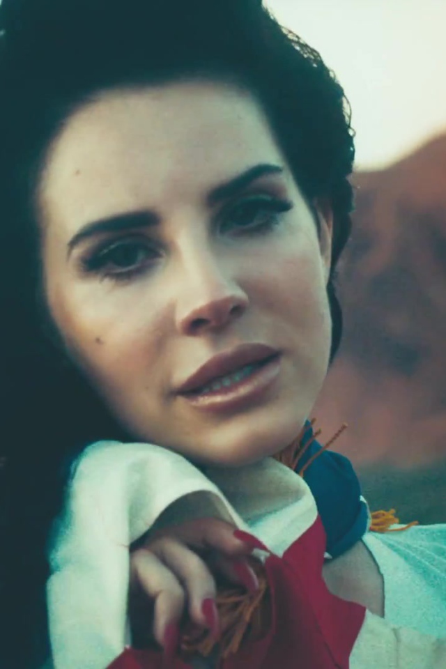 Lana Del Rey на ветру