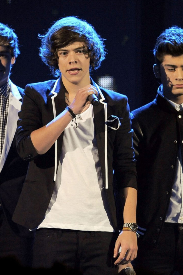 One Direction выступают