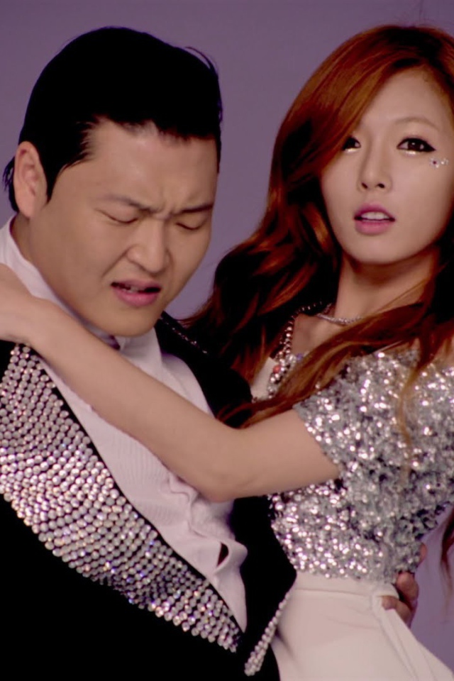 PSY с девушкой из клипа