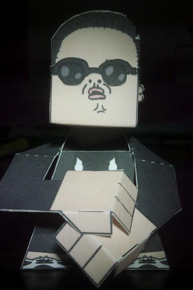 PSY в картонном стиле