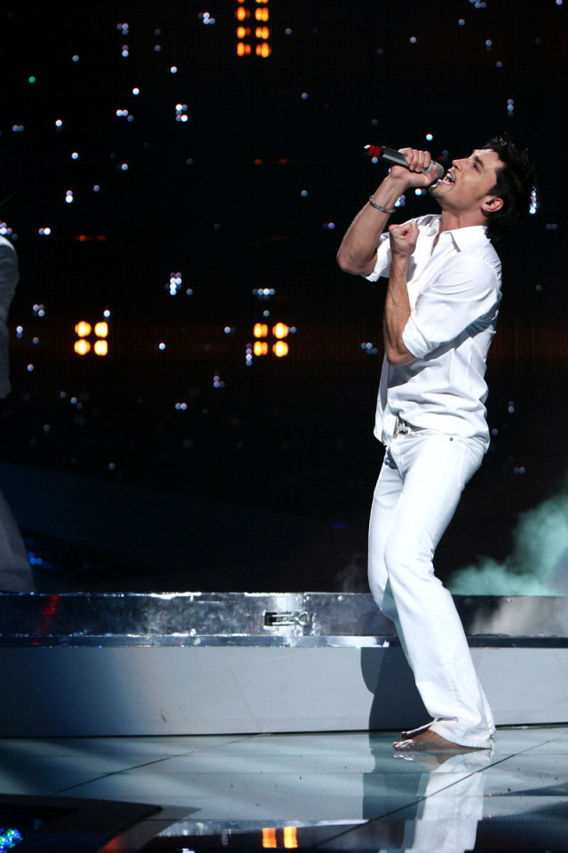 Исполнитель Дима Билан на концерте