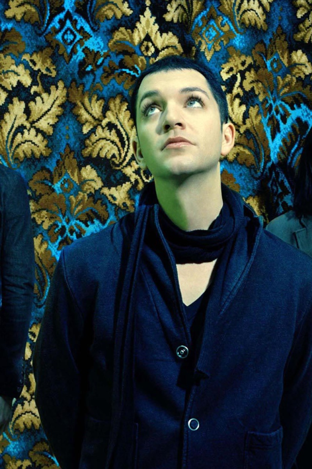 Placebo на разноцветном фоне