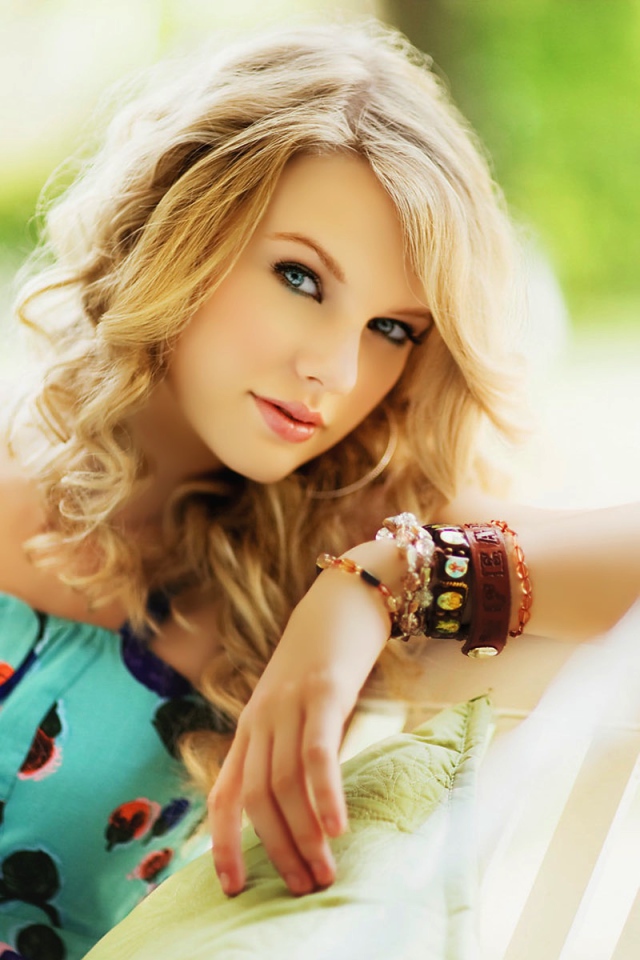 Taylor Swift невероятной красоты