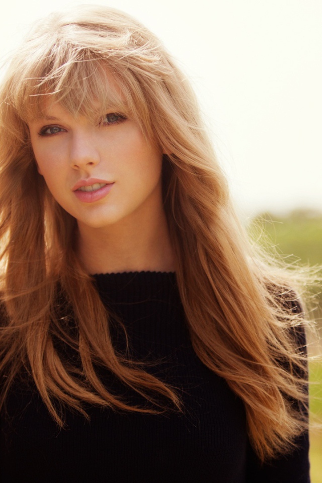 Taylor Swift на открытом воздухе