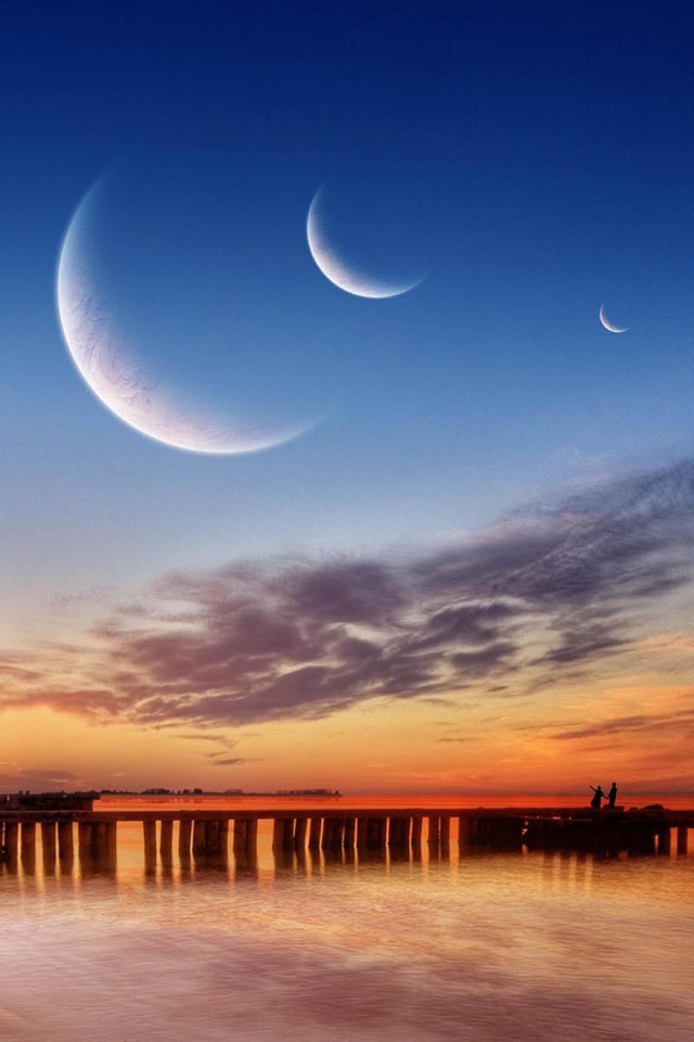 Три луны и пляж