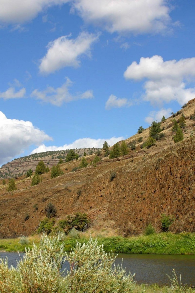 Гора и речка