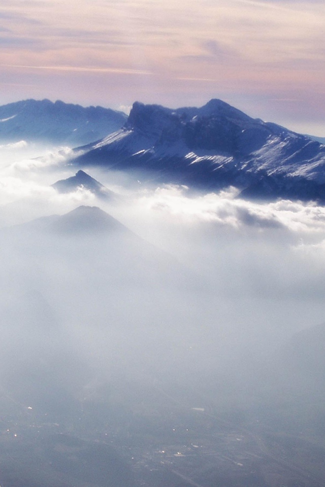 Горы туманом плену