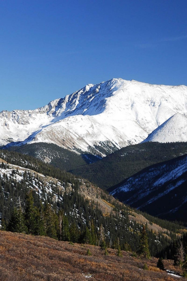 Белые горы на горизонте
