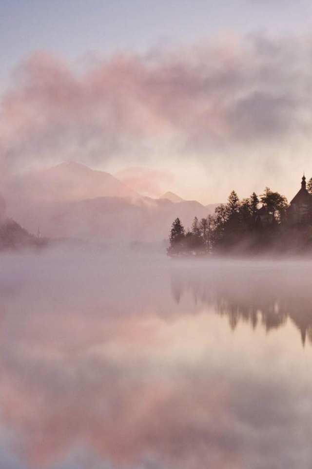 Туман над озером