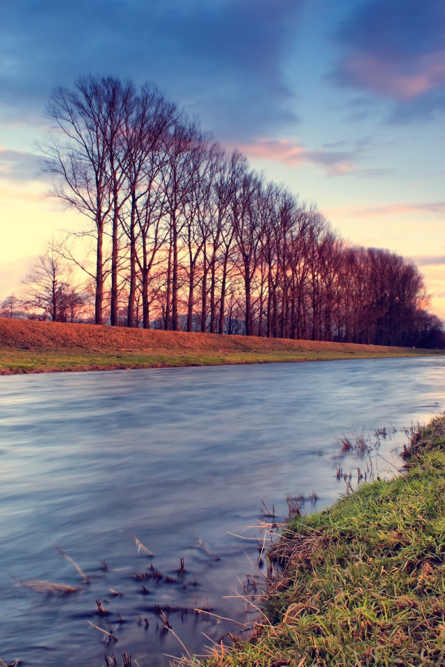 Небольшая речка